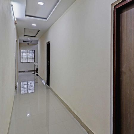 Super Hotel O Midway Treat Dhar Экстерьер фото