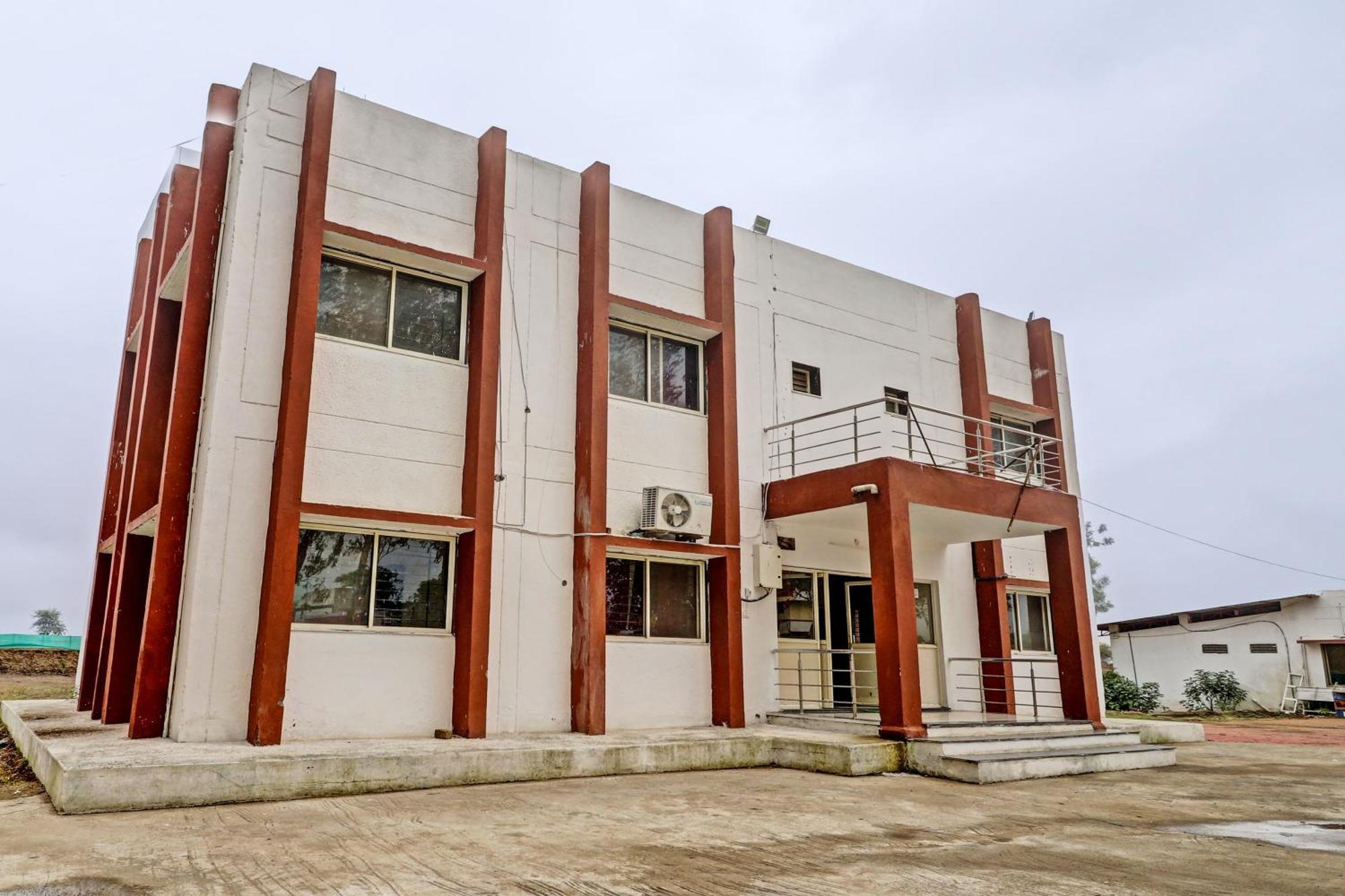 Super Hotel O Midway Treat Dhar Экстерьер фото